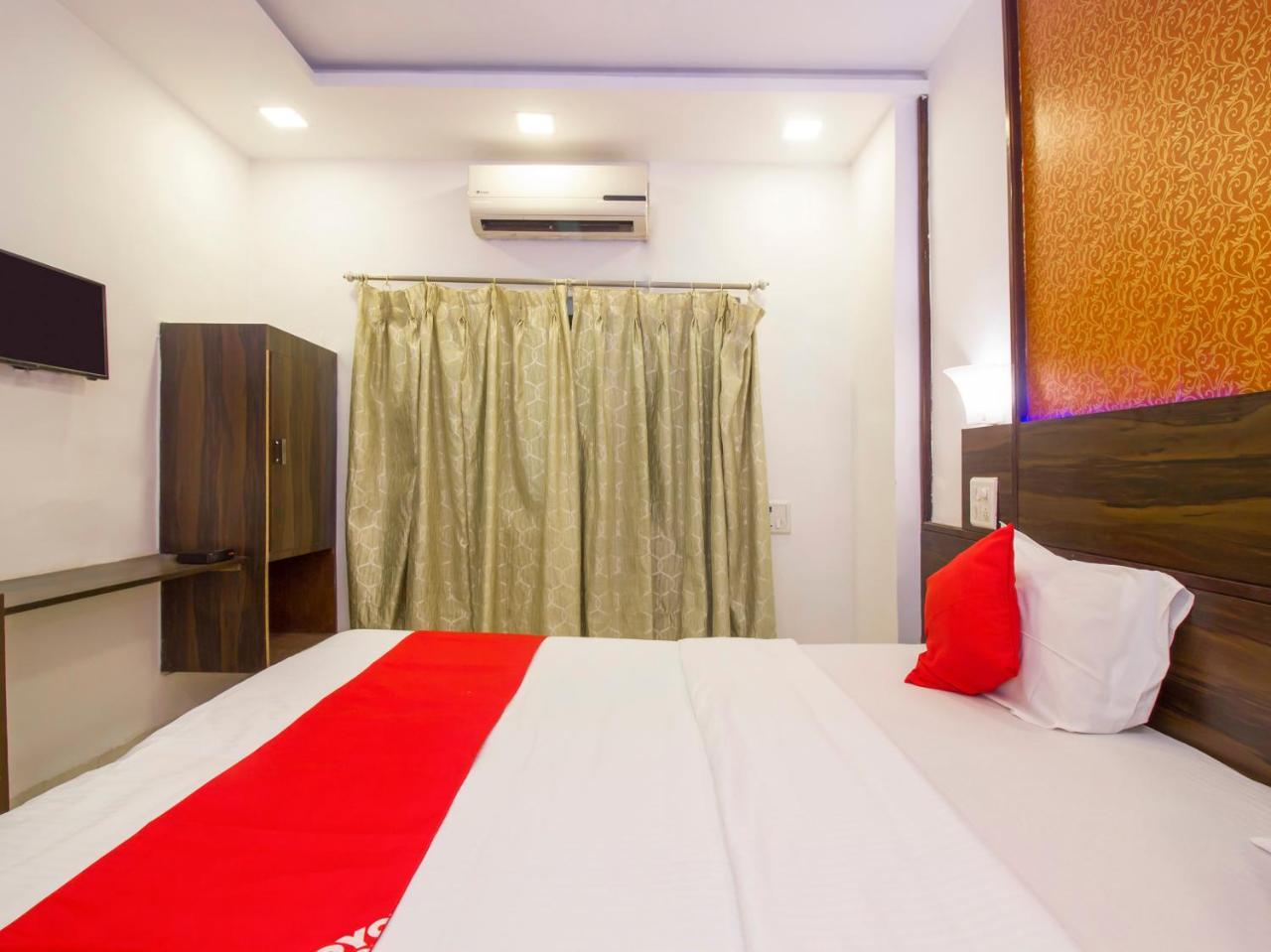 Oyo Flagship 19825 Hotel Panchratna 판벨 외부 사진